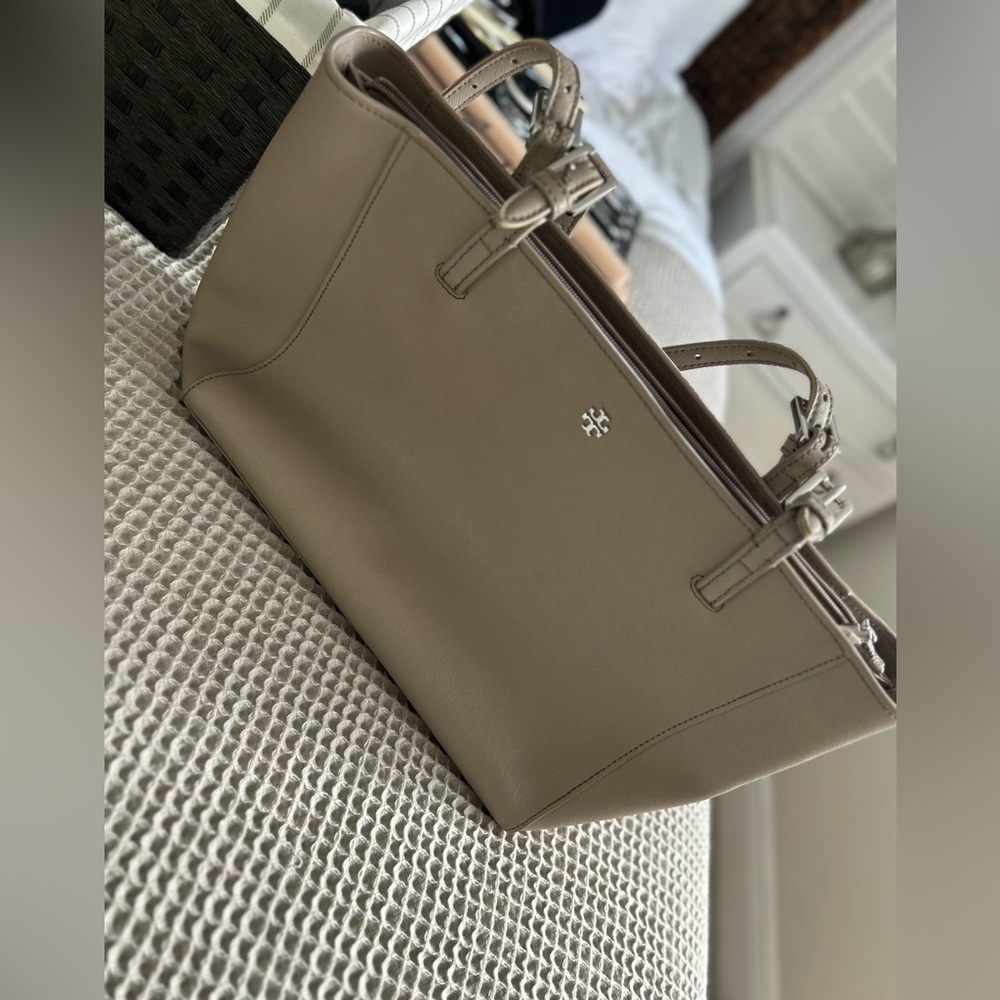 TORY BURCH